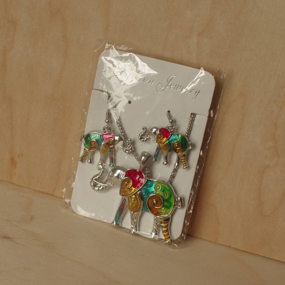 3/$18 Fashion Jewelry Set Earrings & Necklace